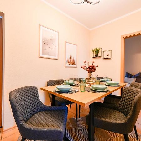 קוטבוס Fuerst-Pueckler-Apartment_Bis 6 Personen_Waschmaschine_Kueche_2X Parkplaetze_Terrasse_Netflix מראה חיצוני תמונה
